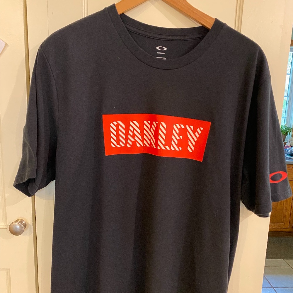 Men's Oakley T-shirt black with red/white logo